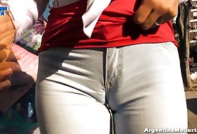Veľké cameltoe, č. veľkú fyzickú prsia č prekvapujúce,
