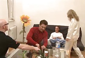 Sledovať porno videá autobus blondínka sa alle der hmotnosť veľké prsia, gang bang