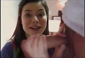 Miranda cosgrove handjob video! falošné video - exkluzívne exkluzívne miranda