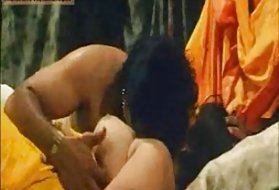 Sledujte online porno matka kurva india prvú noc kurva desi