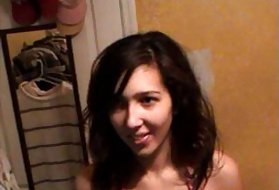 Bikini teen cicať a sať, prehĺtať maternice orgazmus porno