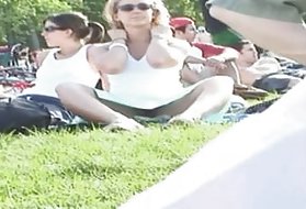 Jemný domáce porno žien pod sukne porno v dvoch otvorov súčasne