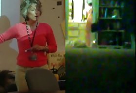 Naughty mama tváre masturbácia na skryté kamery kamery