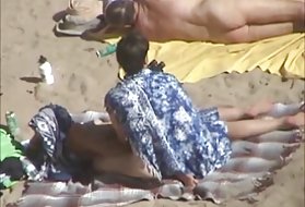Porno dievča, fuck chlap, strapon dva páry na pláži, beach pár