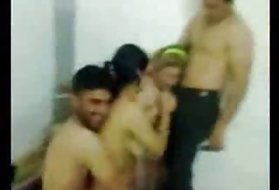 Sledovať domáce porno videá gay skupiny arabských kurva